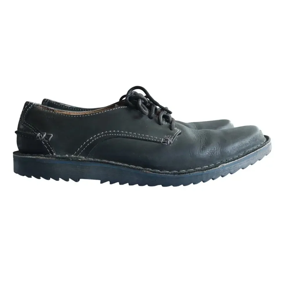 Clarks shoes stitch